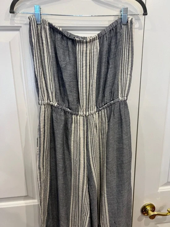 Elan Gray & White Striped Strapless Cropped Jumpsuit - Picture 5 of 8